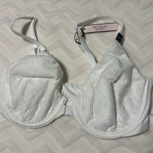 NWT Victoria’s Secret Lace Bra